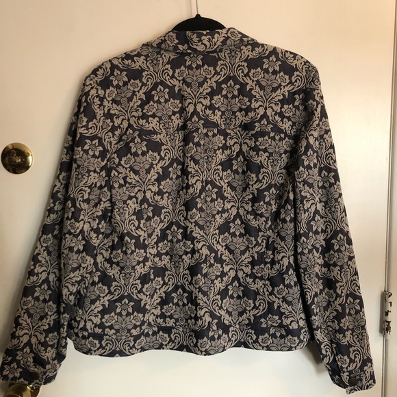 NWT Chico’s printed denim jacket - Picture 5 of 5